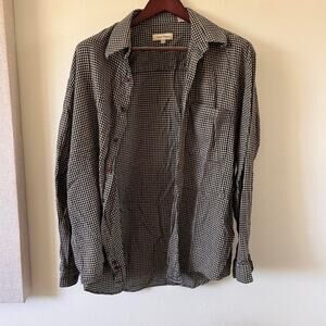 Black white beige blue plaid